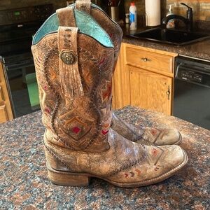 Corral - size 9.5 - Vintage - Leather Aztec cognac women’s boots. Square toe
